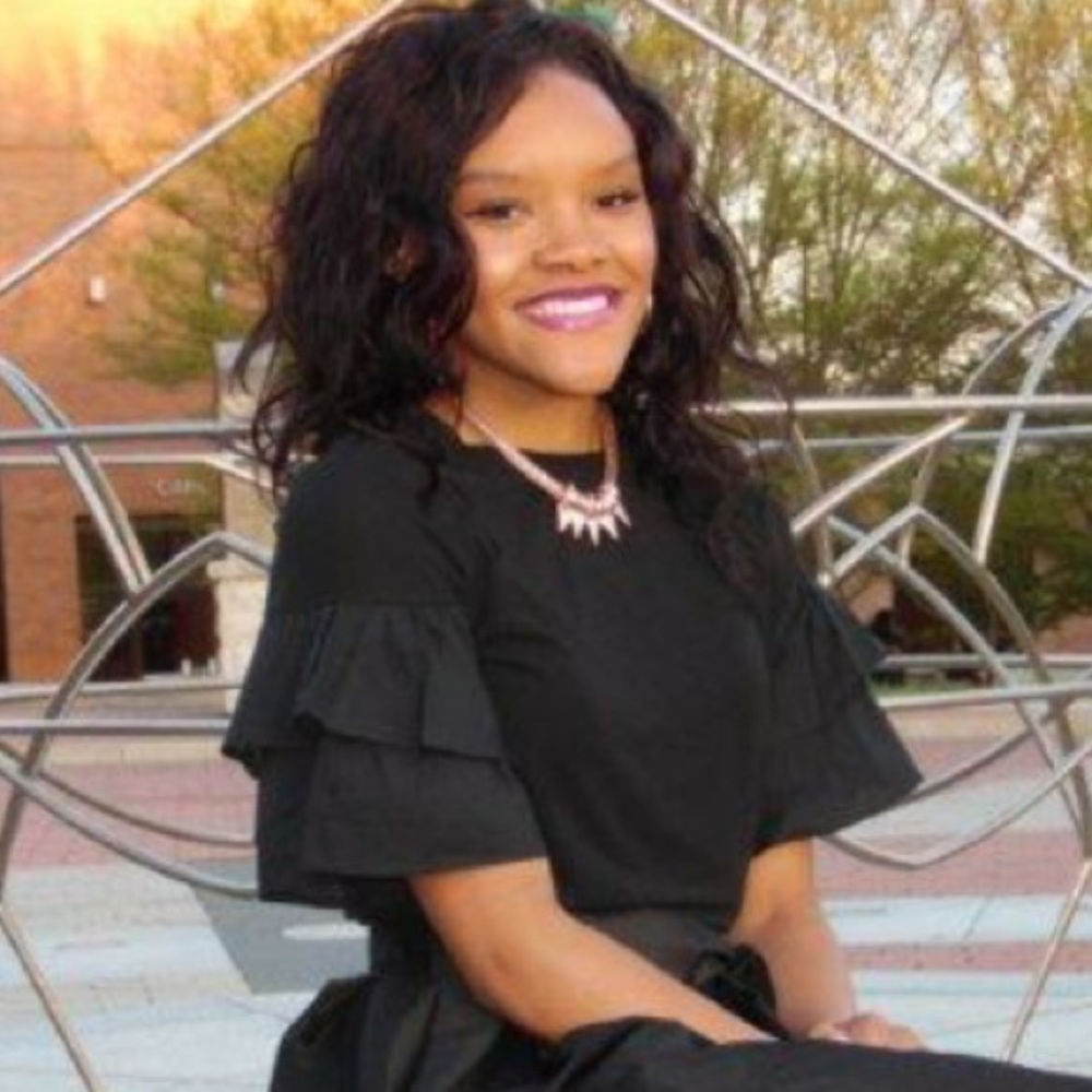 Meet your Posher, Sierra